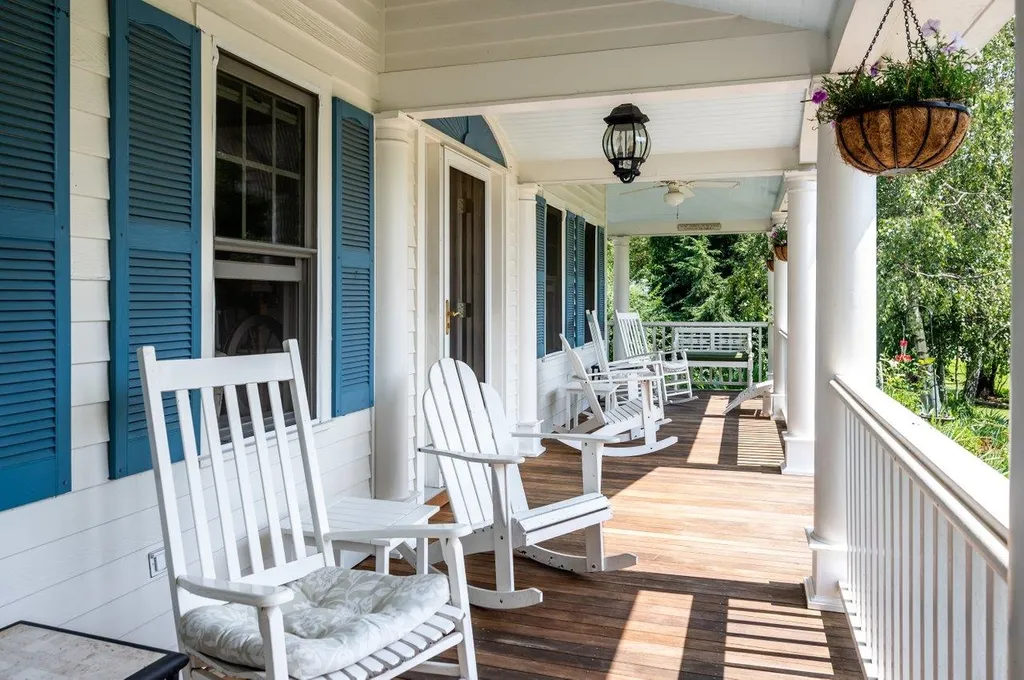 111 Winnicutt Road Stratham NH 03885