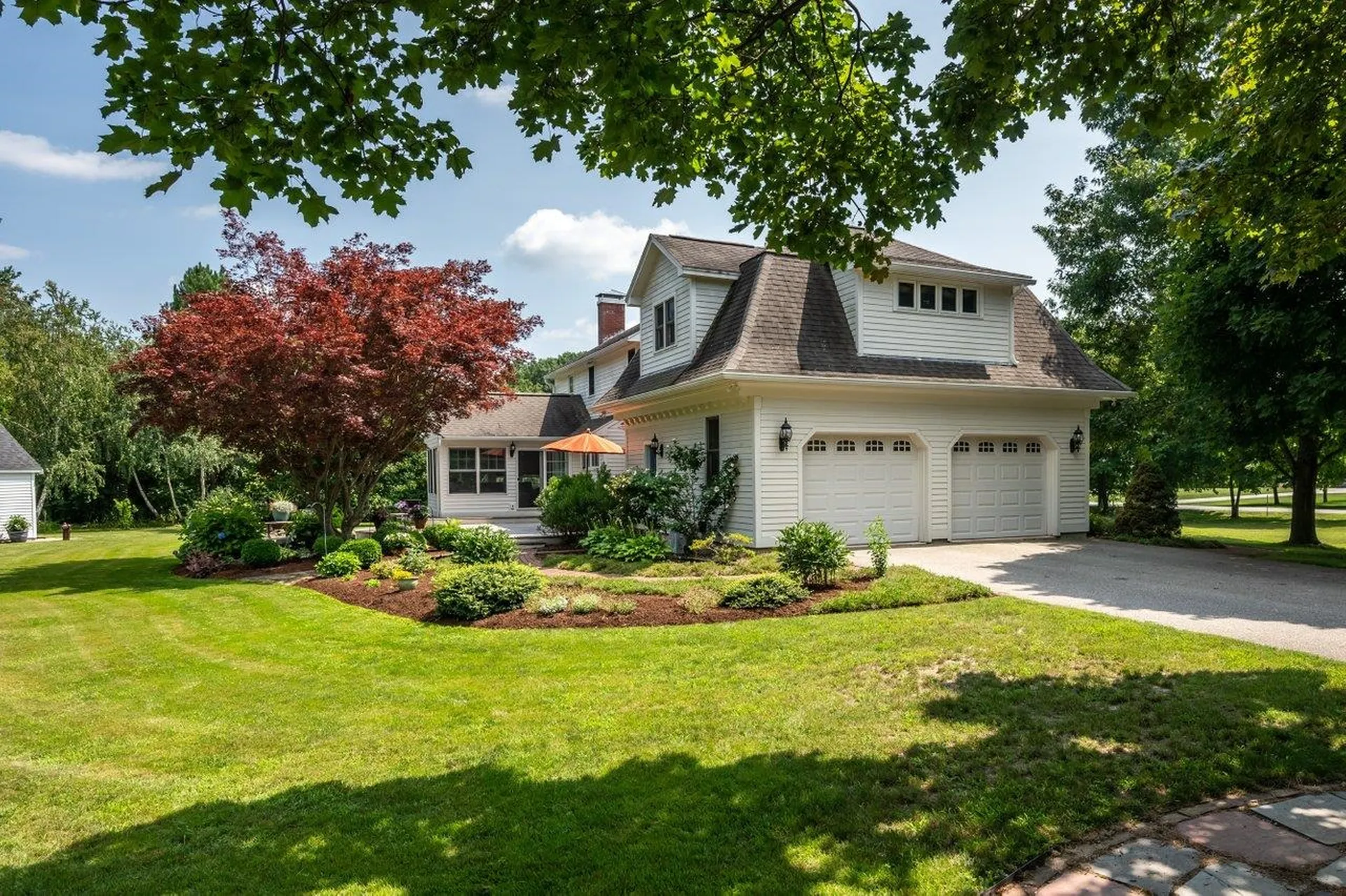 111 Winnicutt Road Stratham NH 03885