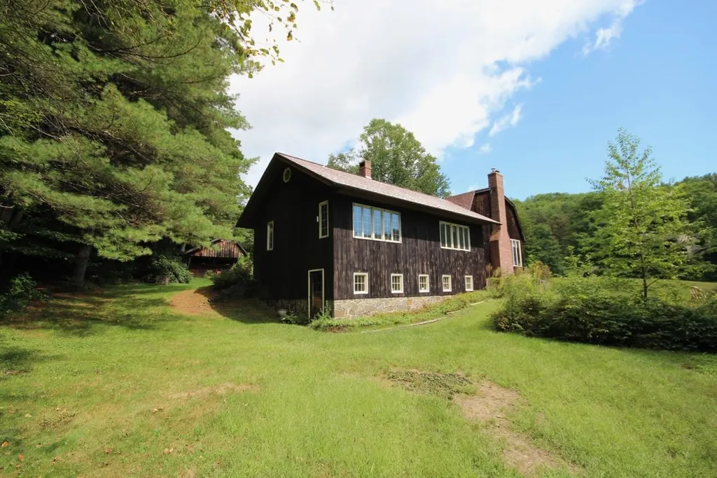 7 Shute Road Hartland VT 05048