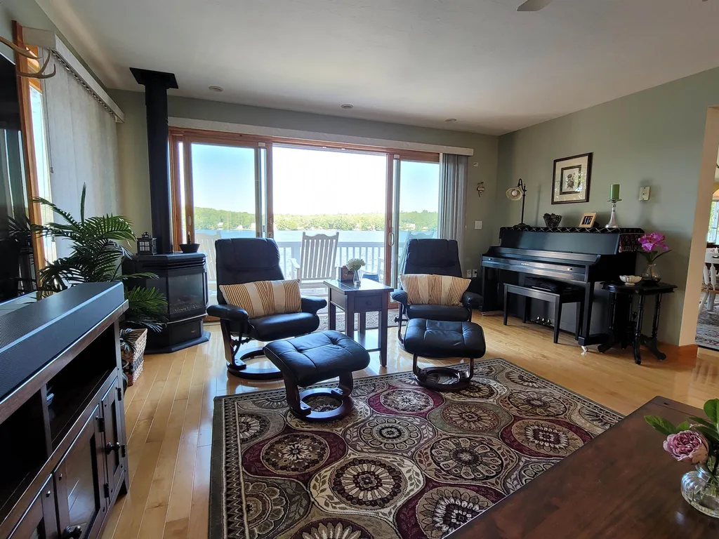 136 South Shore Drive Barnstead NH 03225