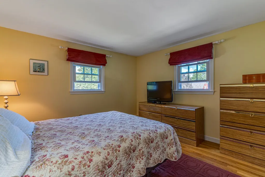 28 Vernita Drive Greenland NH 03840