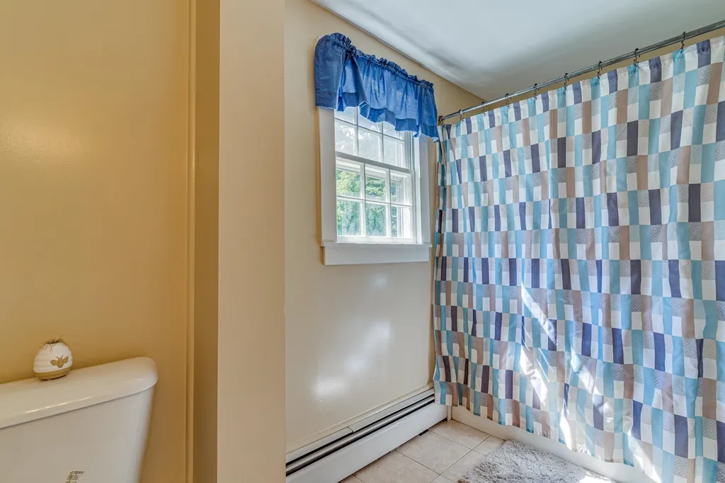 28 Vernita Drive Greenland NH 03840