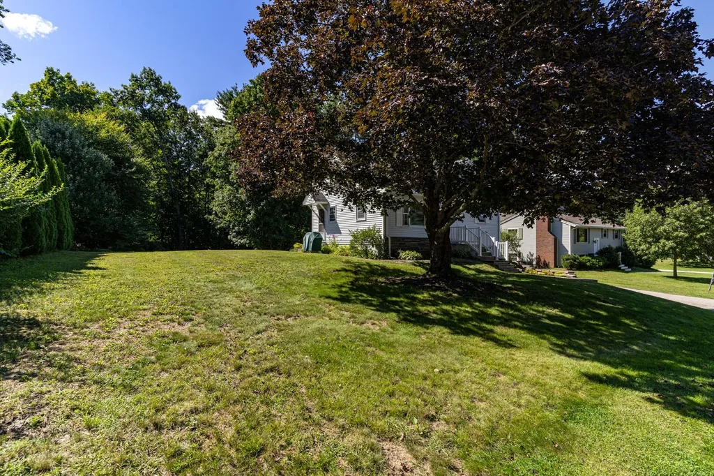 28 Vernita Drive Greenland NH 03840