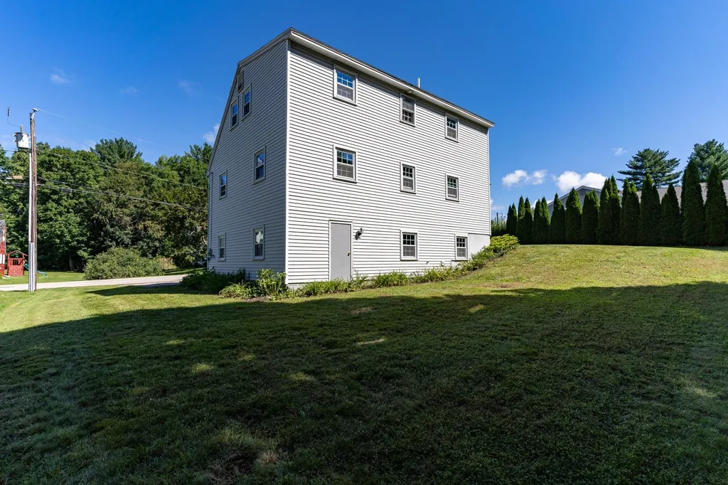 28 Vernita Drive Greenland NH 03840