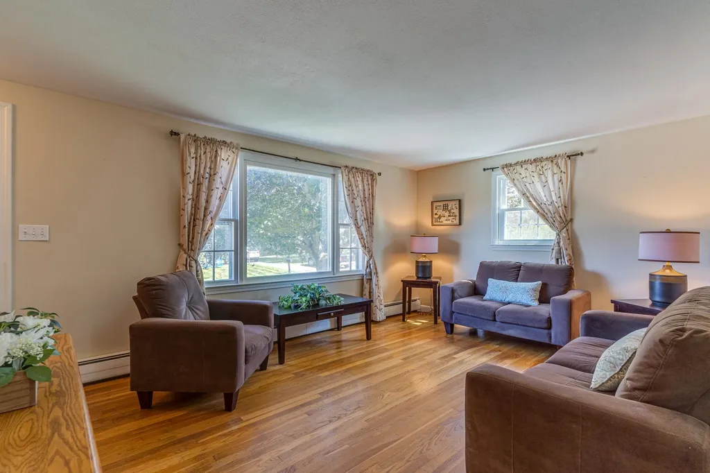 28 Vernita Drive Greenland NH 03840