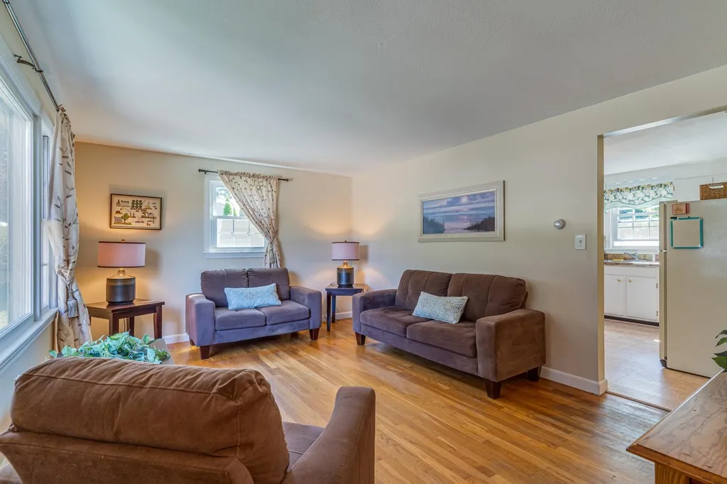 28 Vernita Drive Greenland NH 03840