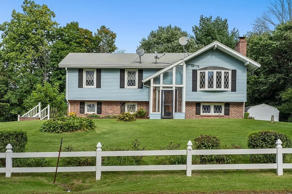 1 Wellesley Drive Pelham NH 03076