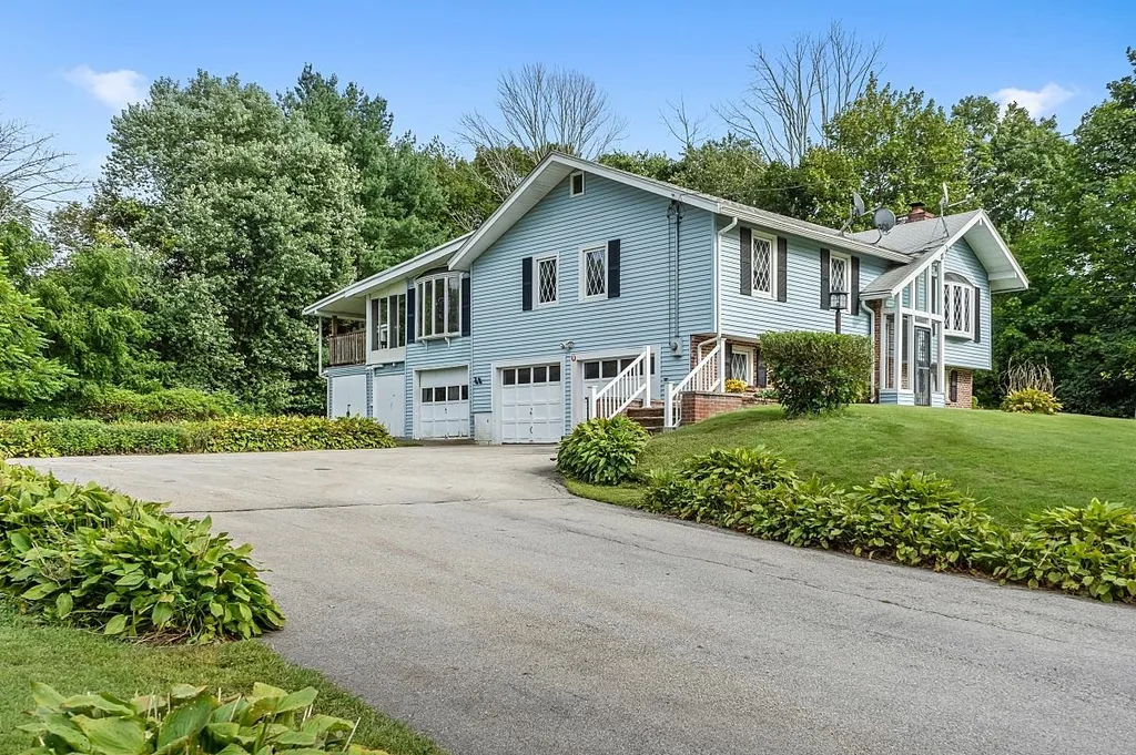 1 Wellesley Drive Pelham NH 03076