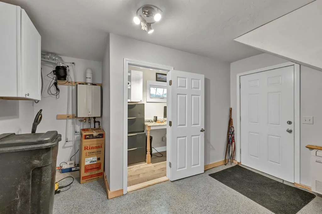 40 Mount Fayal Road Holderness NH 03245