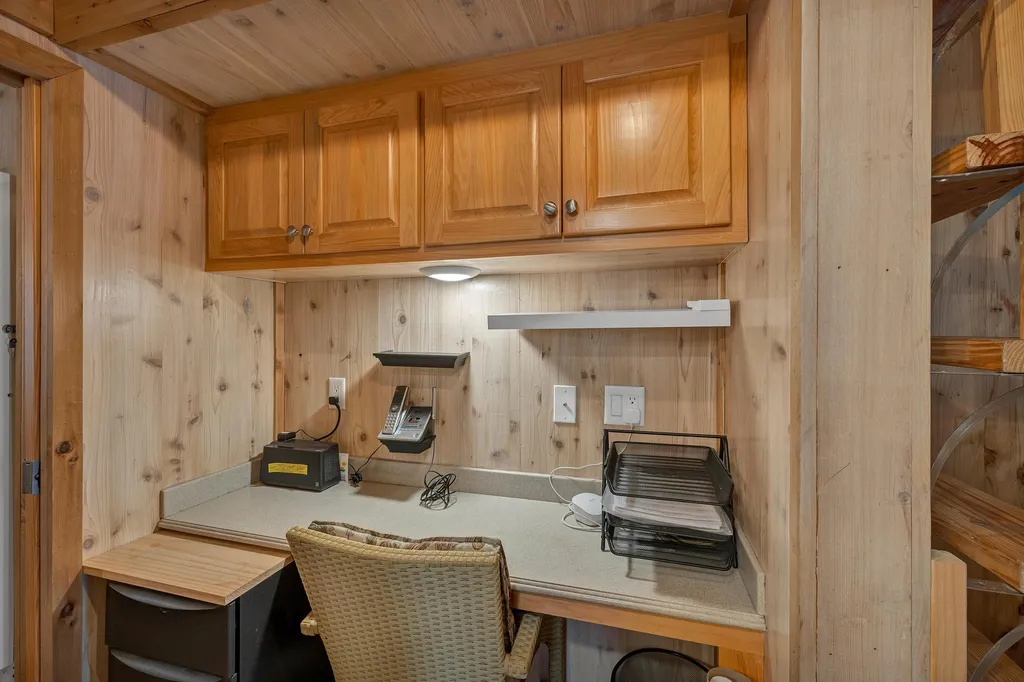 40 Mount Fayal Road Holderness NH 03245