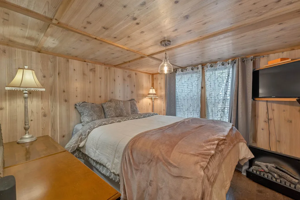 40 Mount Fayal Road Holderness NH 03245