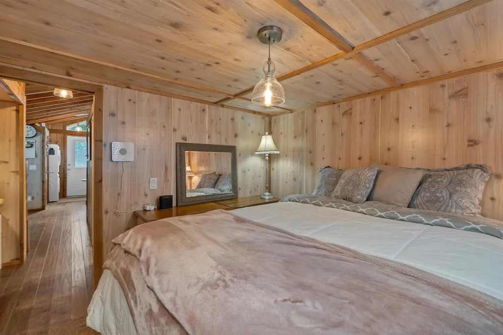 40 Mount Fayal Road Holderness NH 03245