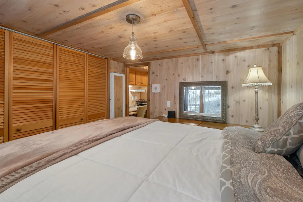 40 Mount Fayal Road Holderness NH 03245