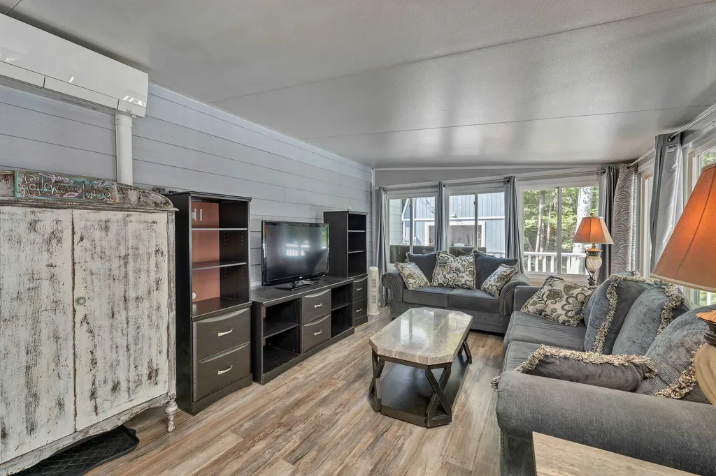 40 Mount Fayal Road Holderness NH 03245