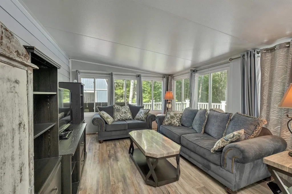 40 Mount Fayal Road Holderness NH 03245