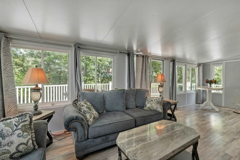 40 Mount Fayal Road Holderness NH 03245