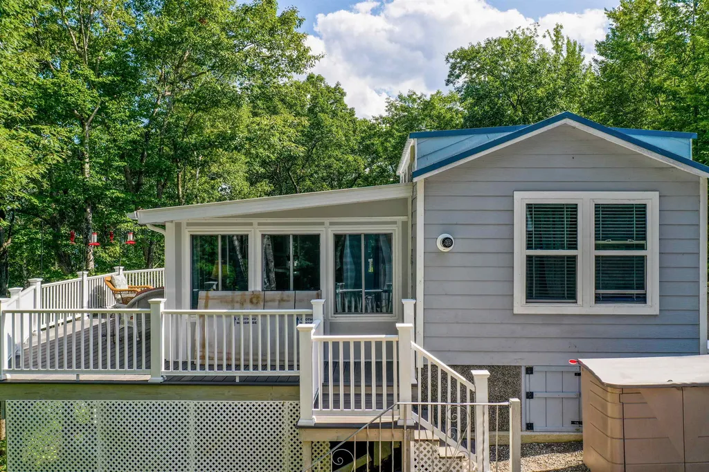 40 Mount Fayal Road Holderness NH 03245
