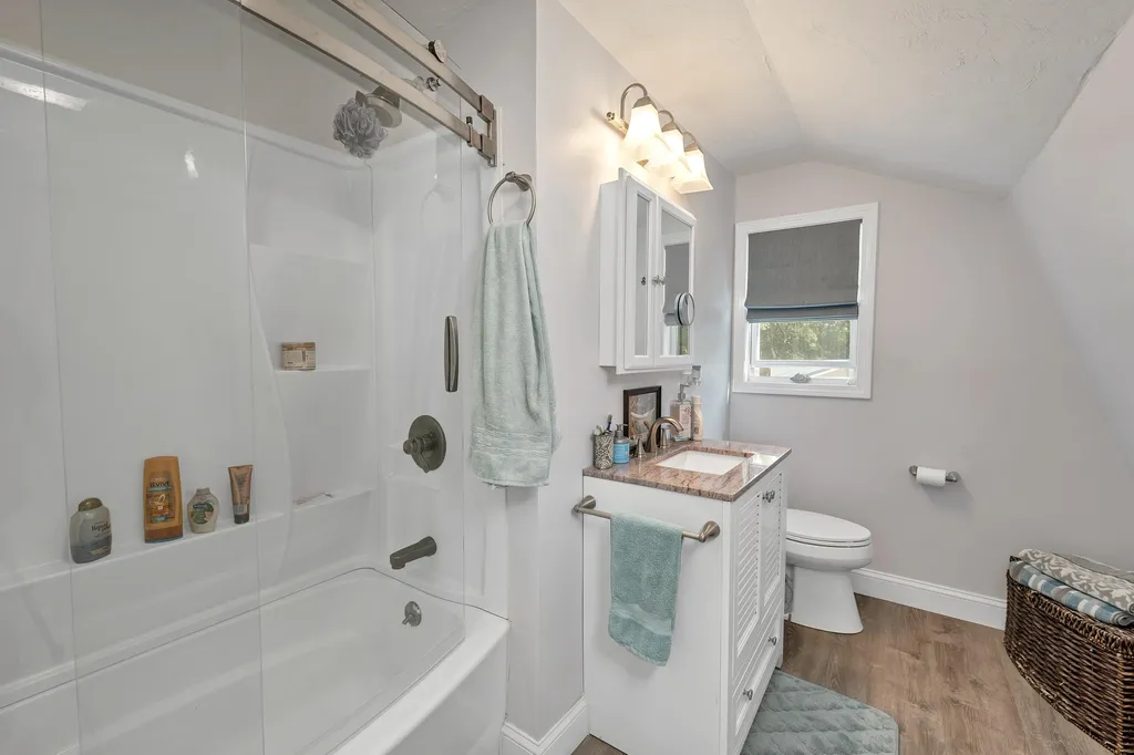 40 Mount Fayal Road Holderness NH 03245