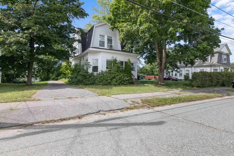 9 Highland Avenue Derry NH 03038