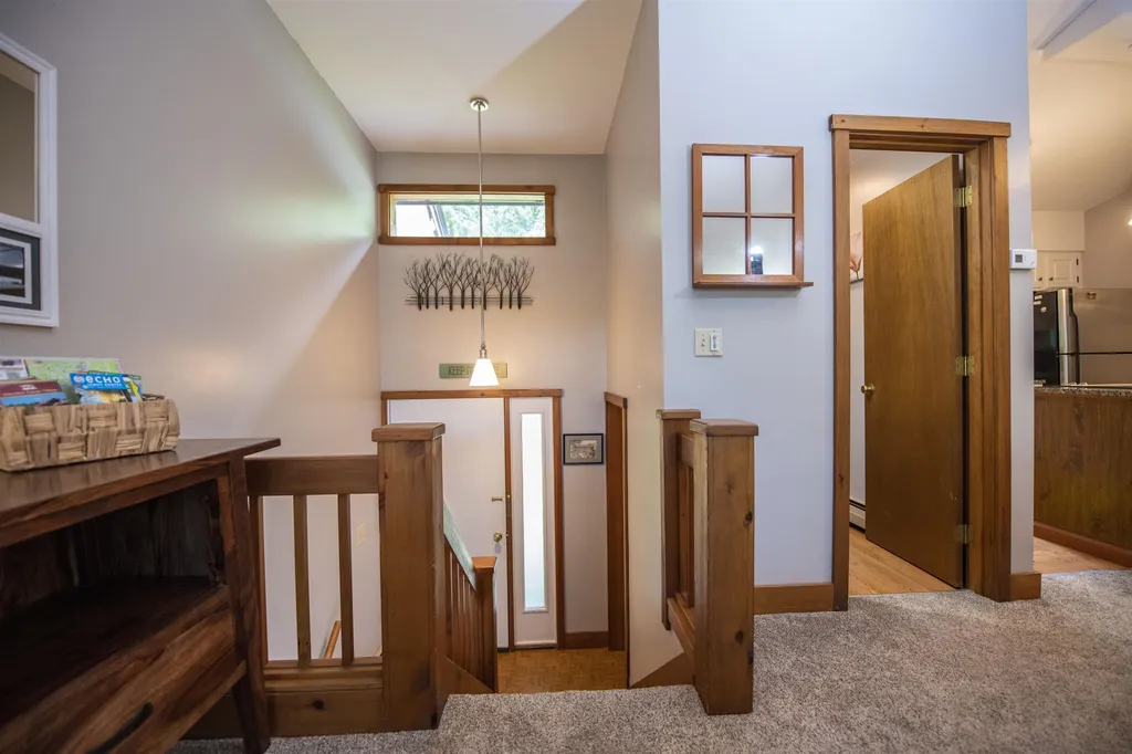 253 Old Quechee Road Hartford VT 05059