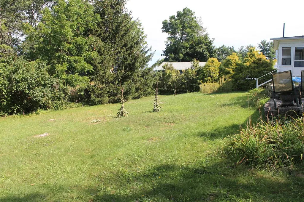 16 Coaker Avenue Hooksett NH 03106