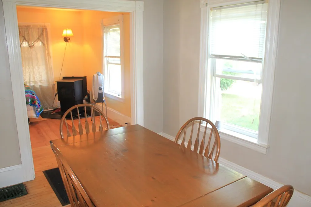 16 Coaker Avenue Hooksett NH 03106