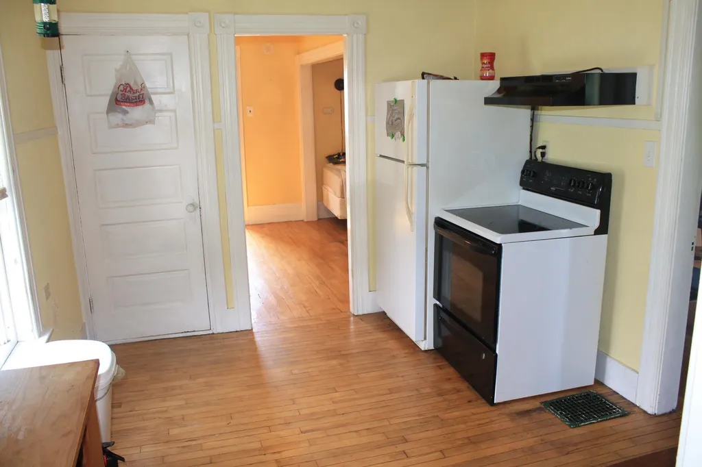 16 Coaker Avenue Hooksett NH 03106