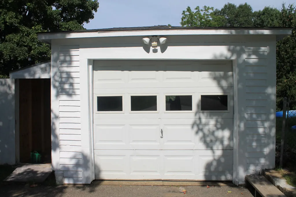 16 Coaker Avenue Hooksett NH 03106