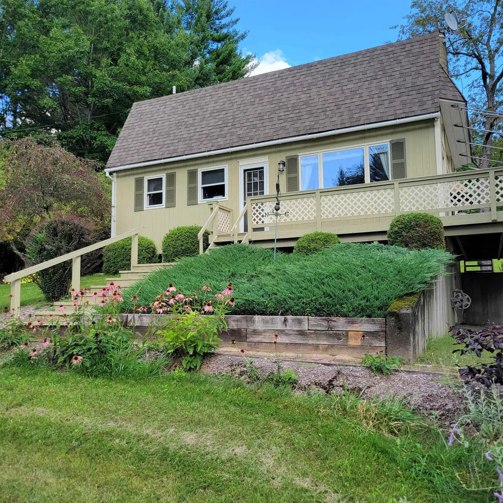 539 W Unity Road Claremont NH 03743
