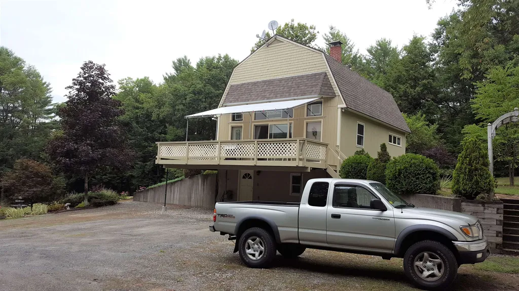 539 W Unity Road Claremont NH 03743