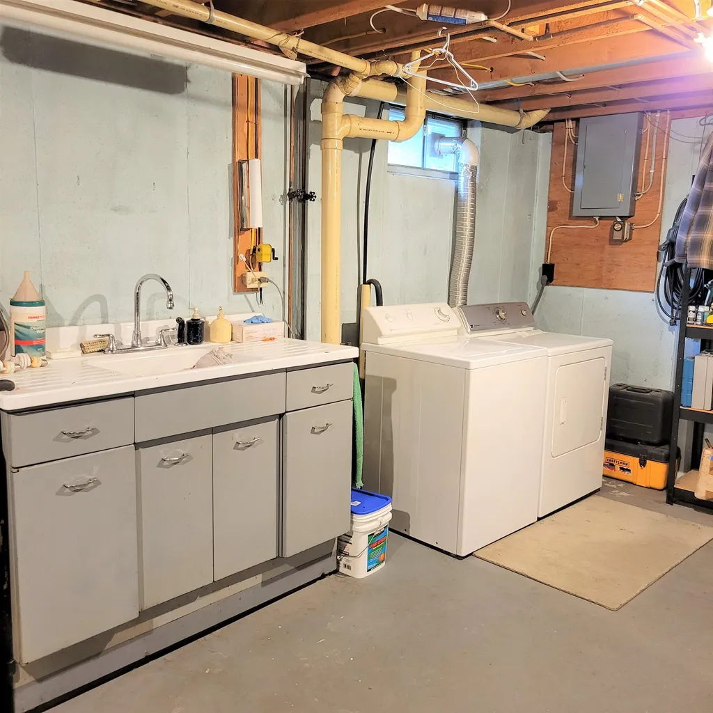539 W Unity Road Claremont NH 03743