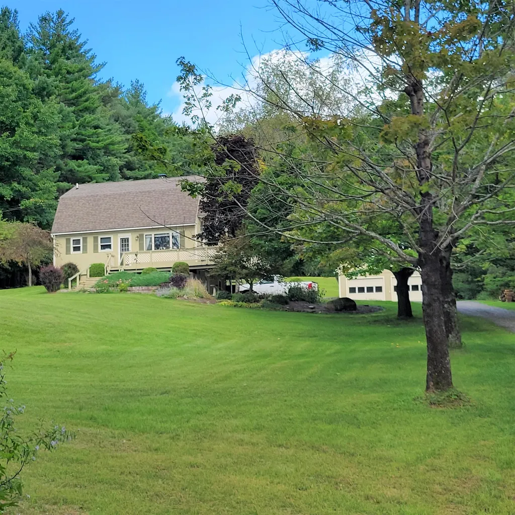 539 W Unity Road Claremont NH 03743