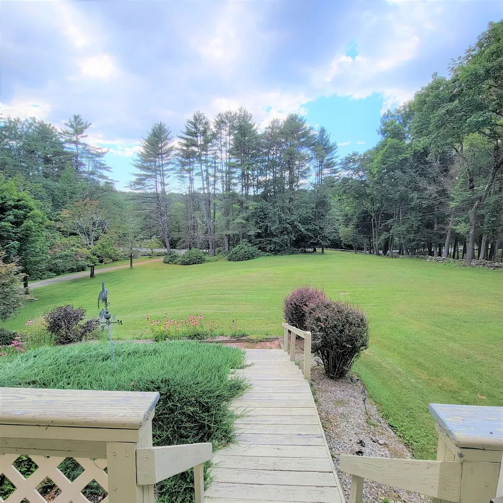 539 W Unity Road Claremont NH 03743