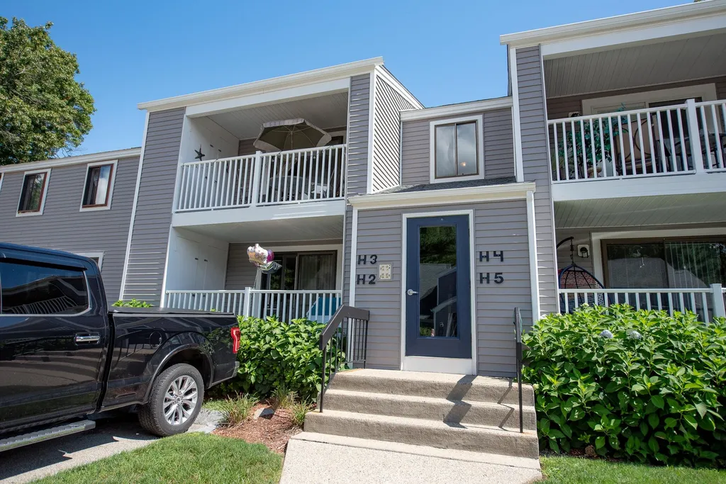 3h Black Oak Drive Nashua NH 03062