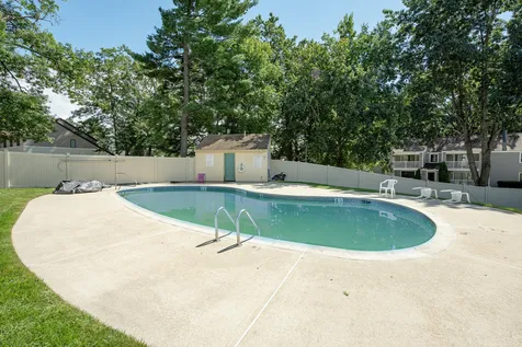 3h Black Oak Drive Nashua NH 03062