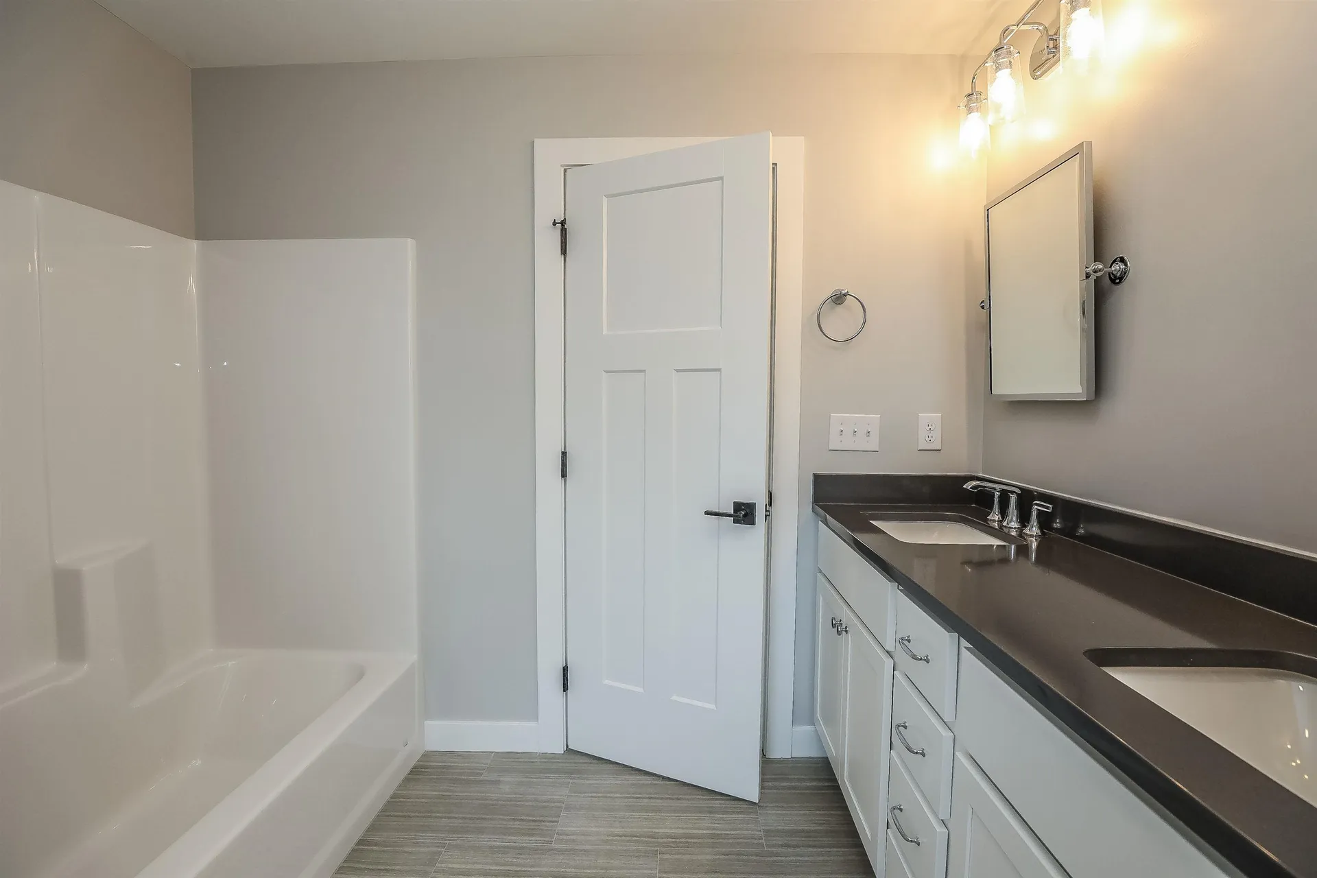 22 Sunrise Circle Auburn NH 03032