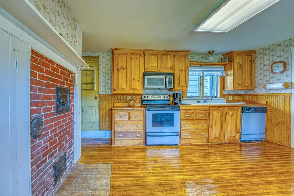 399 Main Street Rumney NH 03266