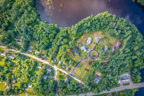 2 Scarlett Lane Rollinsford NH 03869