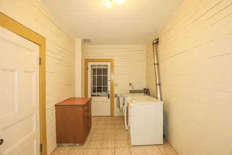 61 Manchester Street Nashua NH 03064