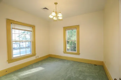 61 Manchester Street Nashua NH 03064