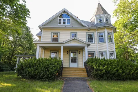 61 Manchester Street Nashua NH 03064