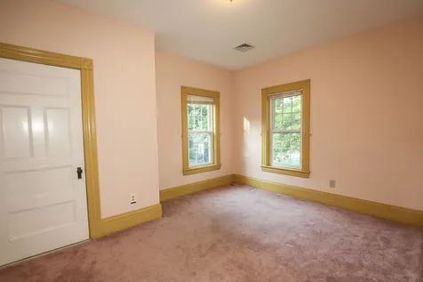 61 Manchester Street Nashua NH 03064