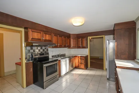 61 Manchester Street Nashua NH 03064