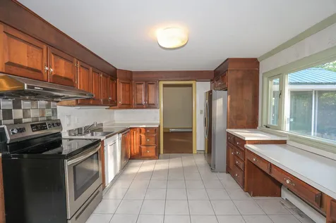 61 Manchester Street Nashua NH 03064