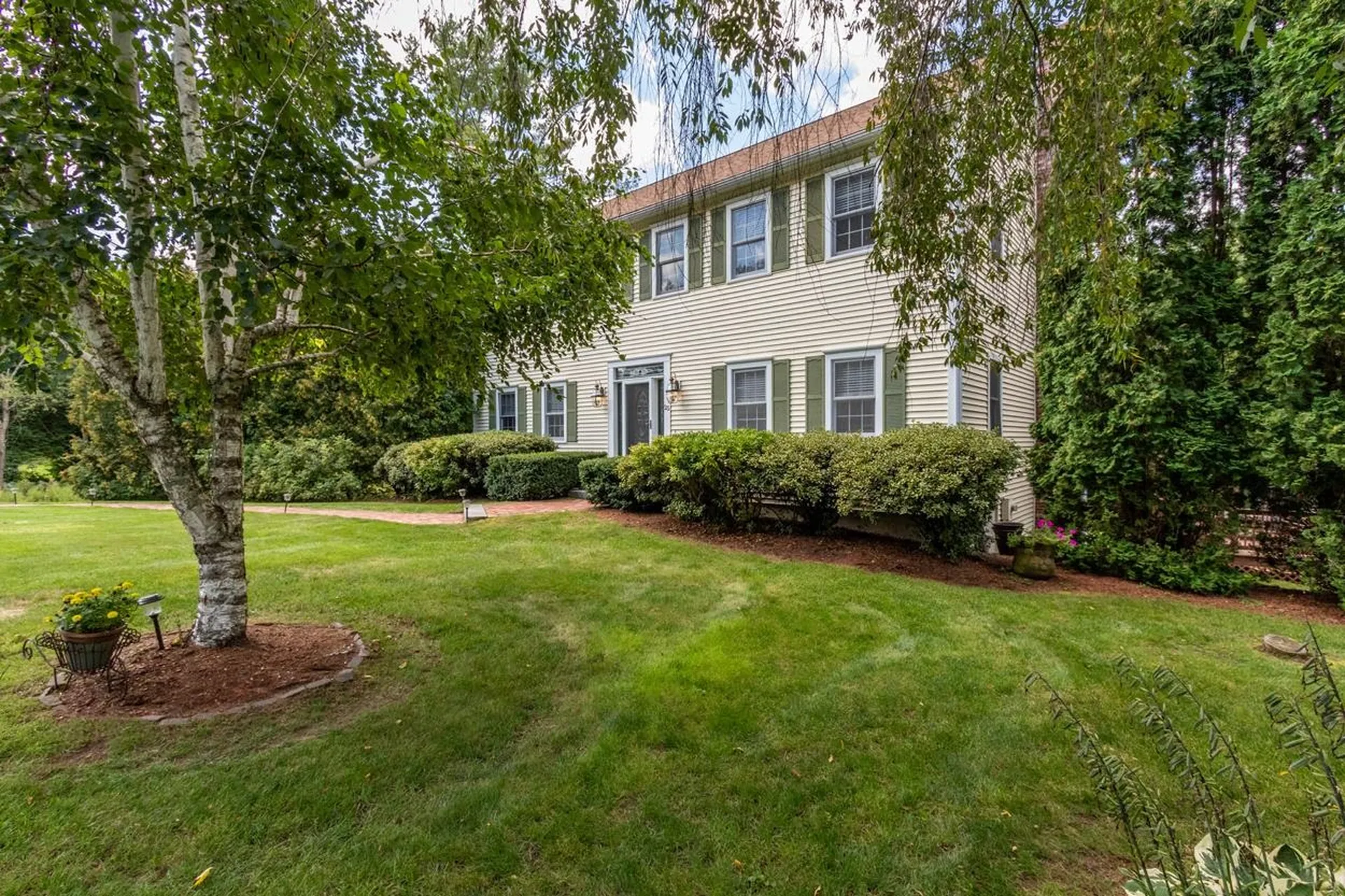 25 Oakmont Drive Concord NH 03301