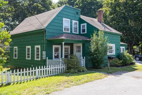 8 Wiggins Court Somersworth NH 03878