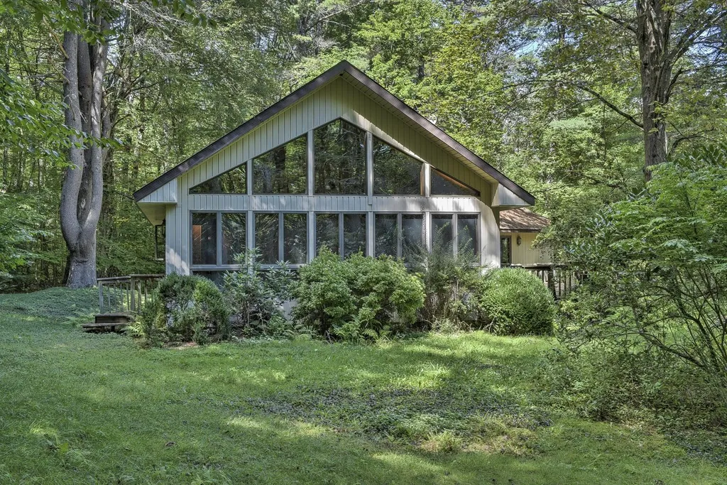 118 Pierce Lane Westmoreland NH 03467