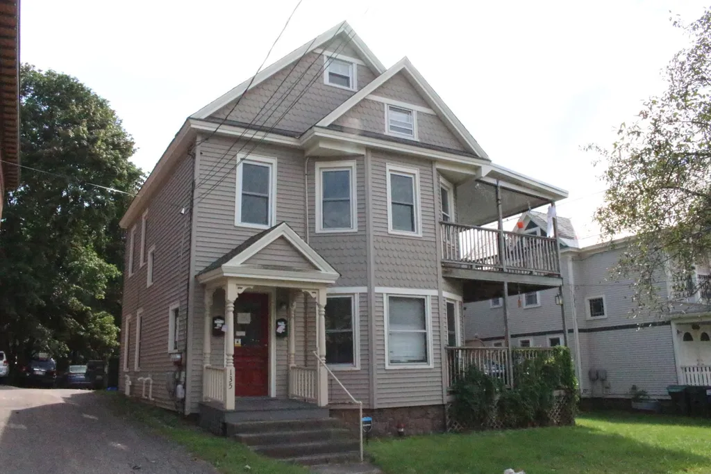 135 Loomis Street Burlington VT 05401