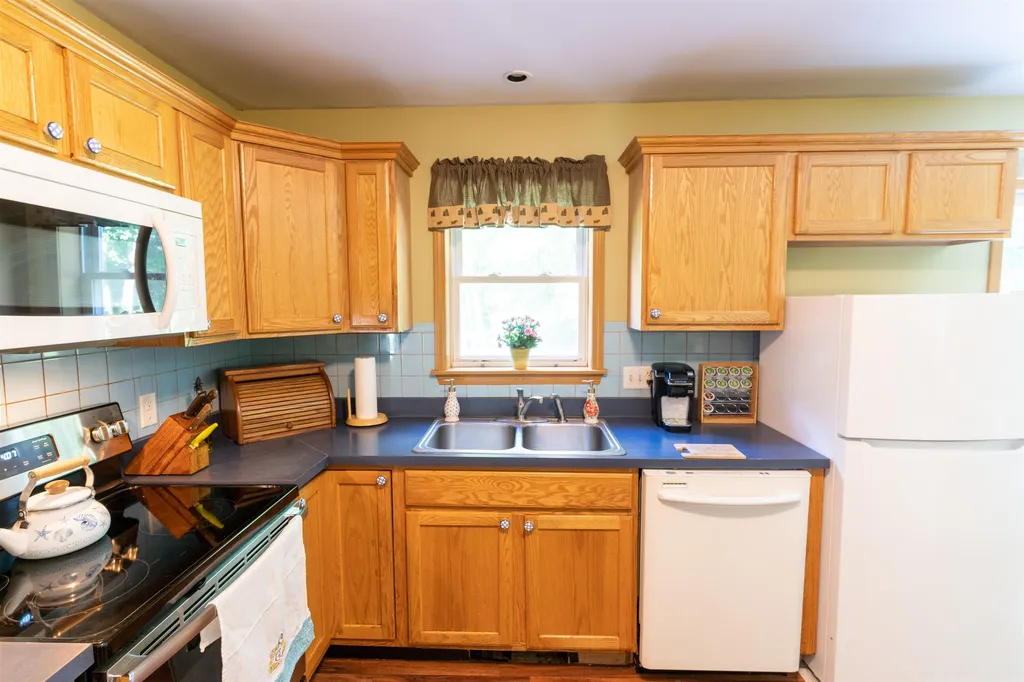 10 Colonial Drive Rochester NH 03839