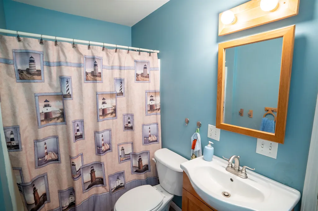 10 Colonial Drive Rochester NH 03839